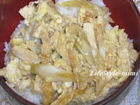 厚揚げと深ねぎの親子丼